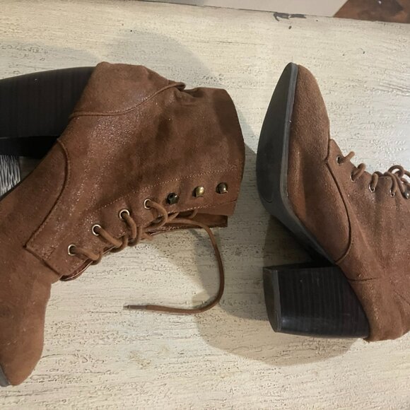 Daytrip boots*must bundle* - Picture 7 of 7